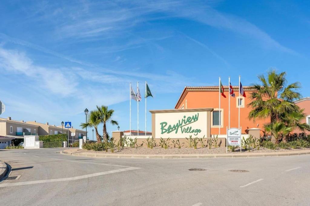 Luxury In Boavista Golf & * Lagos