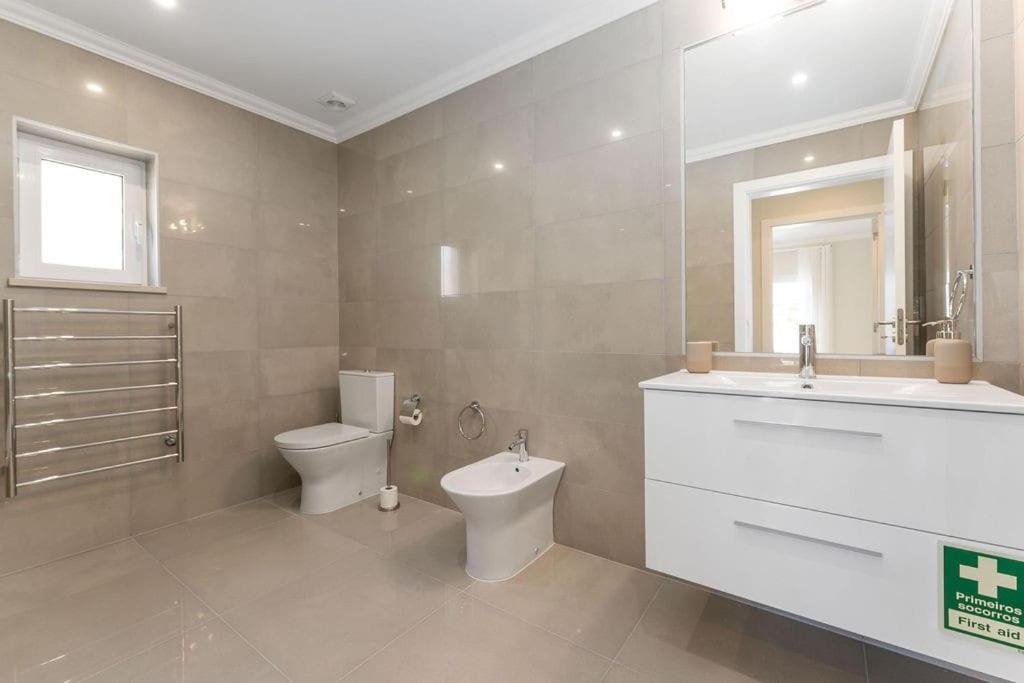 Luxury In Boavista Golf & Apartment Lagos