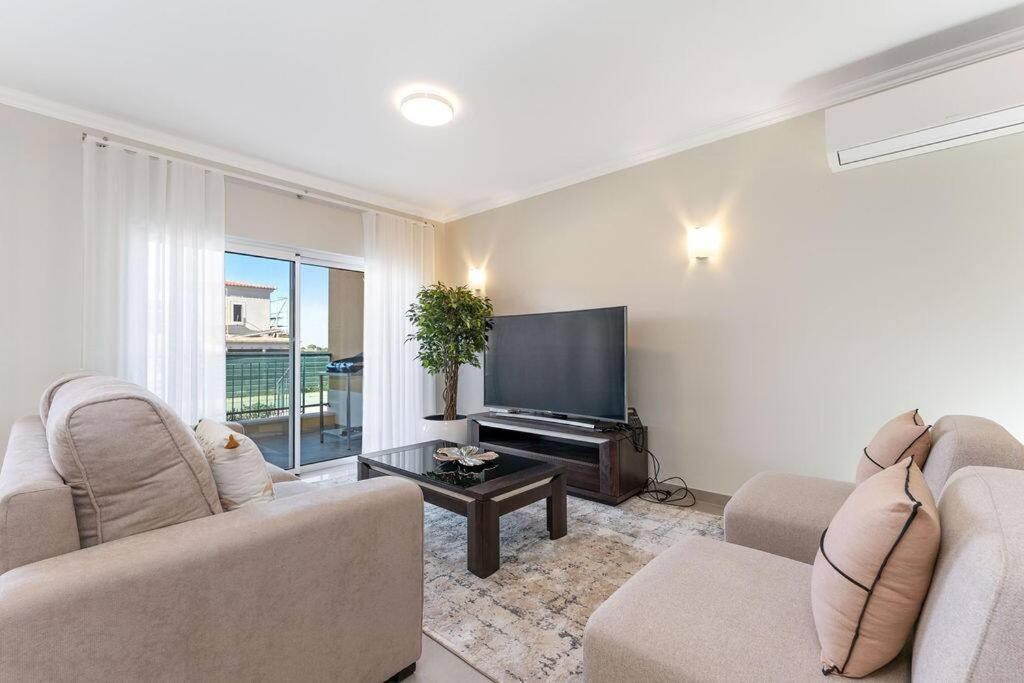 Luxury In Boavista Golf & * Lagos