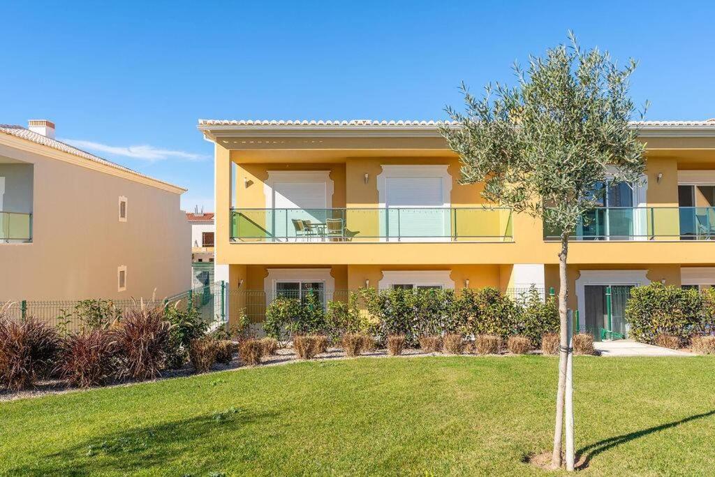 Luxury In Boavista Golf & Apartment Lagos